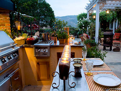 Outdoor Kitchens & Firepits